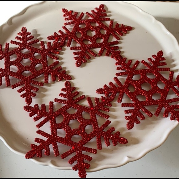 Large Red Snowflake Ornaments Set (4) in a Pack - Picture 4 of 6